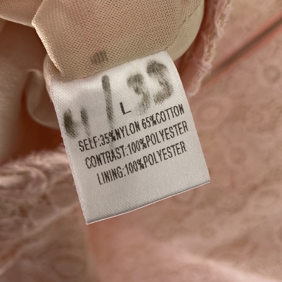 Romeo & Juliet Couture Dusty pink lace short sleeve crop top, Size L - Picture 3 of 9